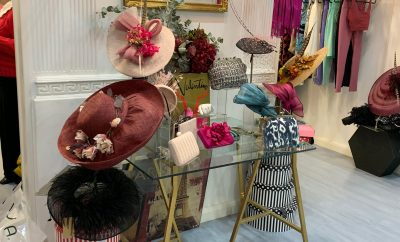 Mesa Interior. Tocados y Ropa de Fiesta